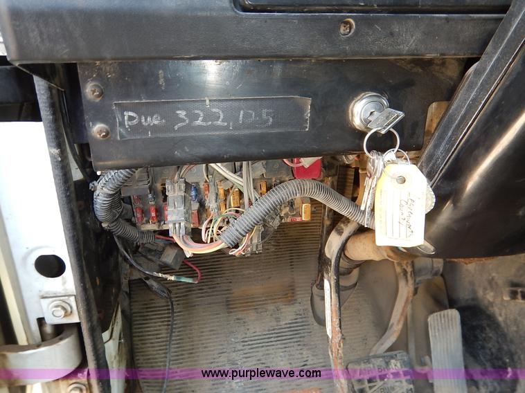 image for item J3969 2002 International F2574 dump truck