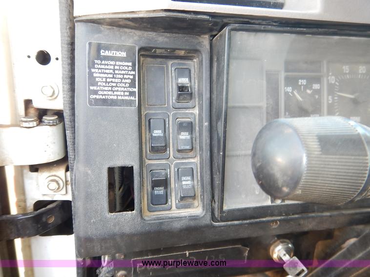 image for item J3969 2002 International F2574 dump truck