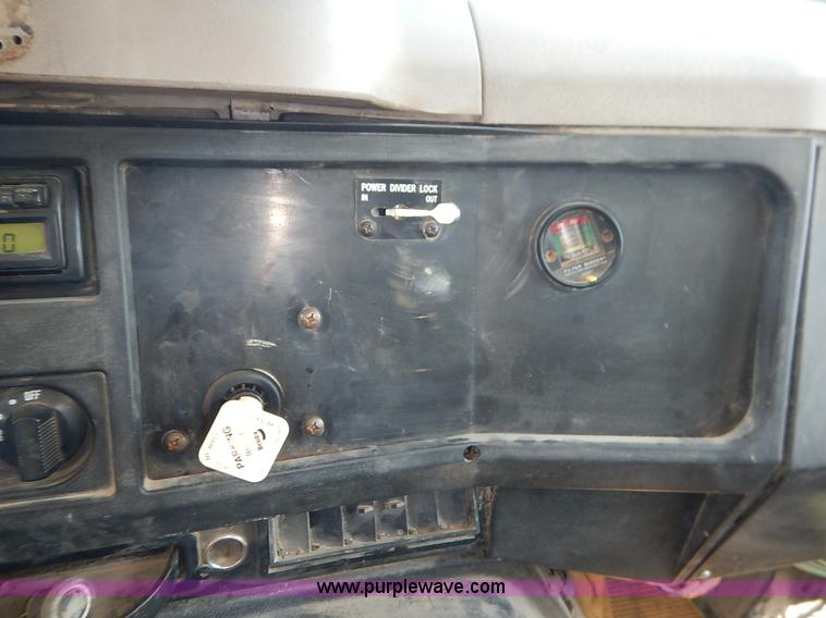 image for item J3969 2002 International F2574 dump truck