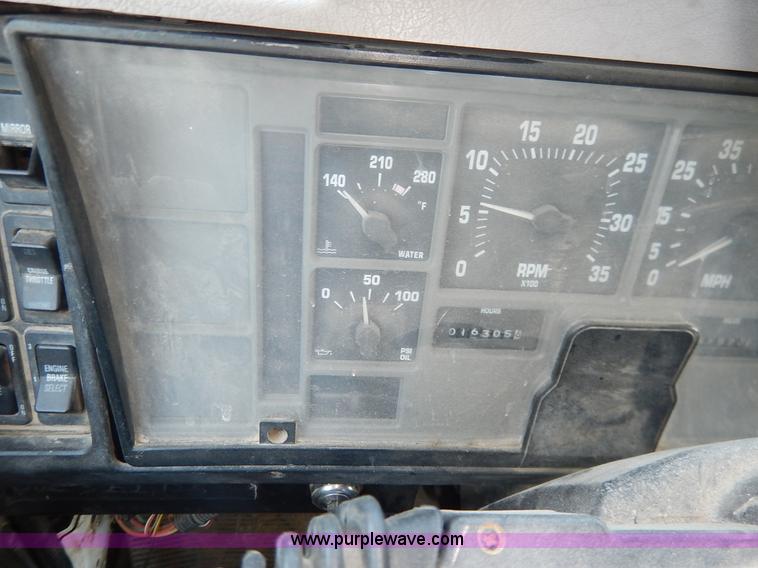 image for item J3969 2002 International F2574 dump truck