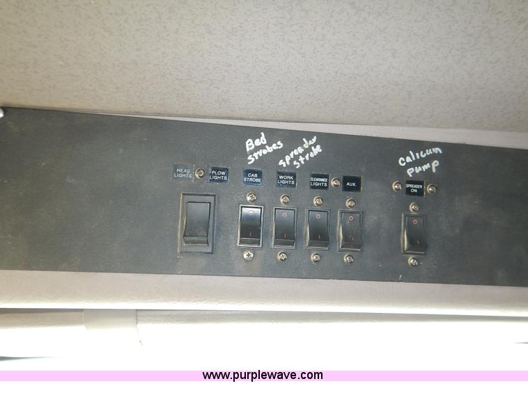 image for item J3969 2002 International F2574 dump truck