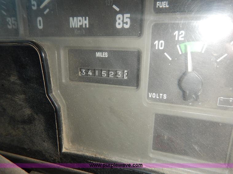 image for item J3969 2002 International F2574 dump truck