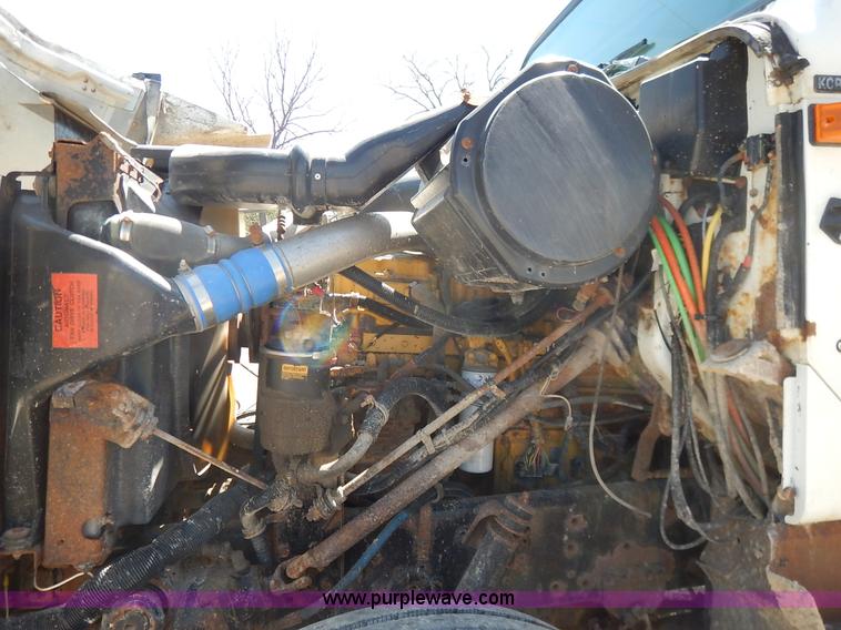 image for item J3969 2002 International F2574 dump truck