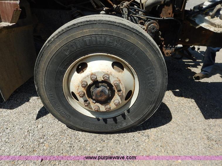 image for item J3969 2002 International F2574 dump truck