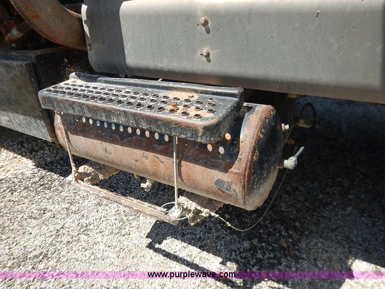 image for item J3969 2002 International F2574 dump truck