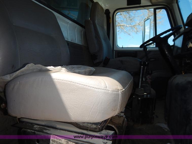 image for item J3969 2002 International F2574 dump truck