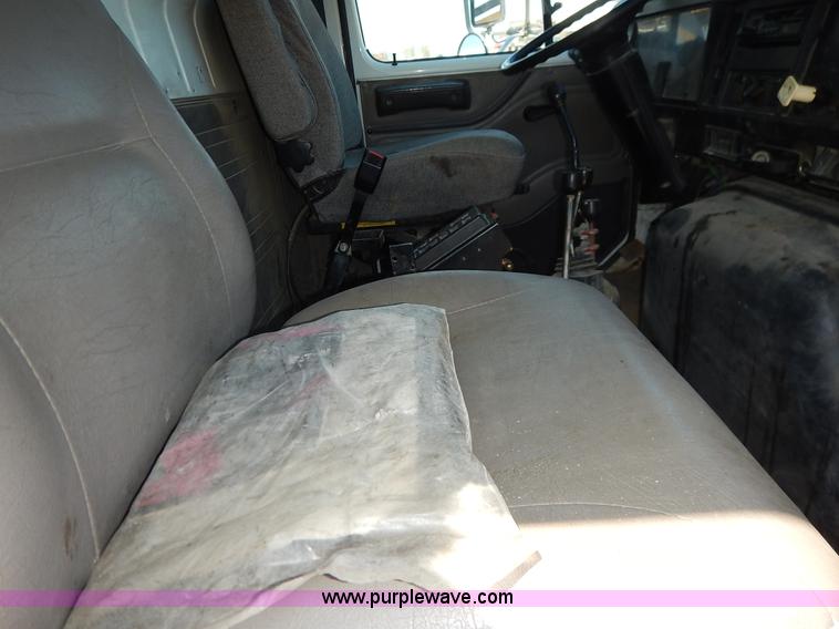 image for item J3969 2002 International F2574 dump truck