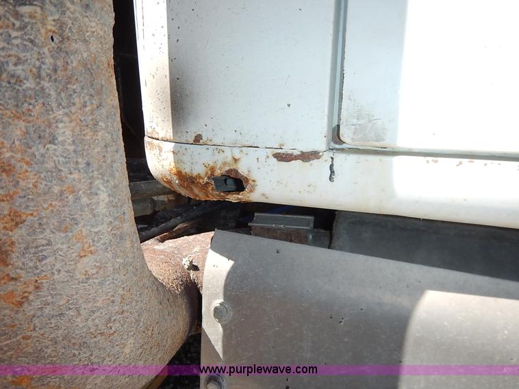 image for item J3969 2002 International F2574 dump truck