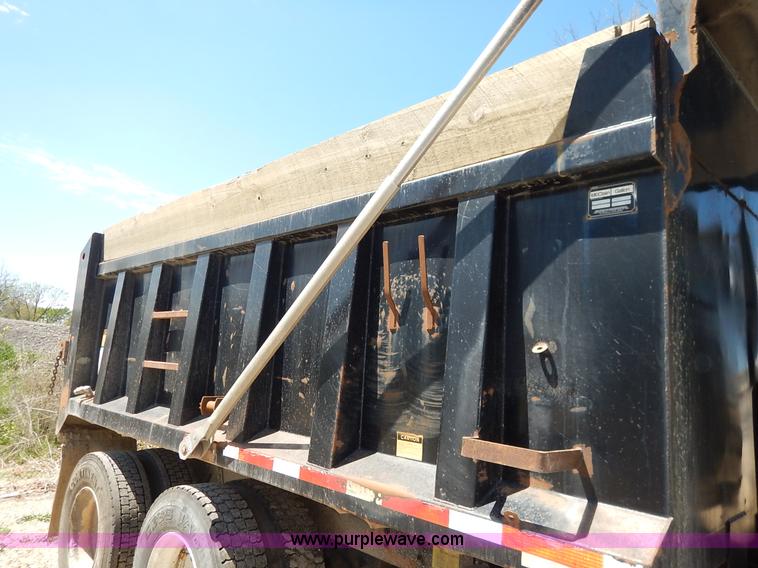 image for item J3969 2002 International F2574 dump truck