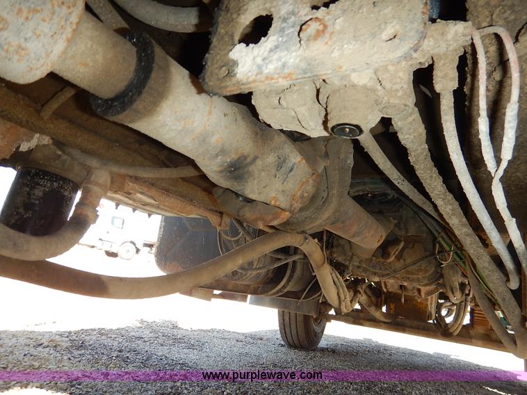 image for item J3969 2002 International F2574 dump truck