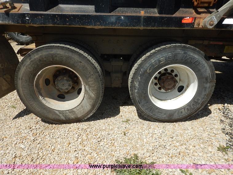 image for item J3969 2002 International F2574 dump truck