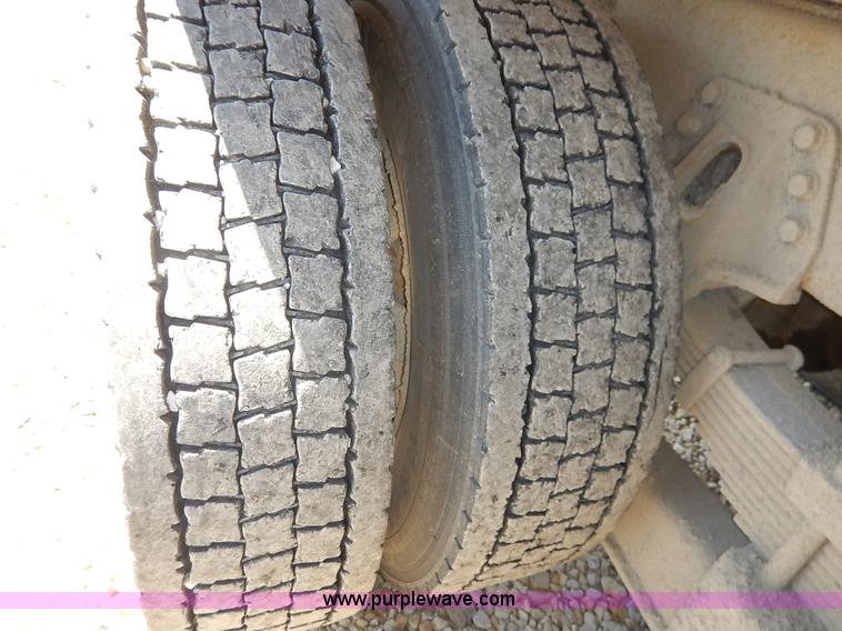 image for item J3969 2002 International F2574 dump truck