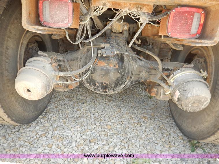 image for item J3969 2002 International F2574 dump truck