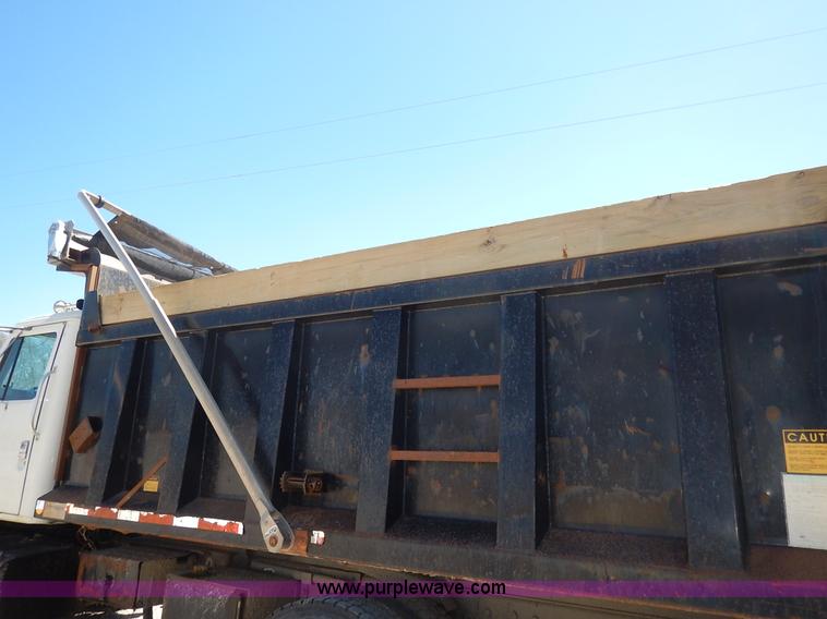 image for item J3969 2002 International F2574 dump truck