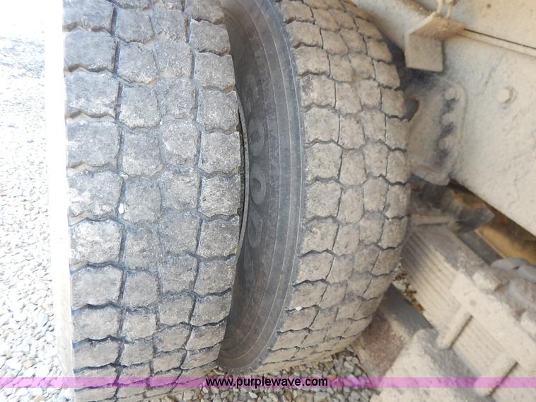 image for item J3969 2002 International F2574 dump truck