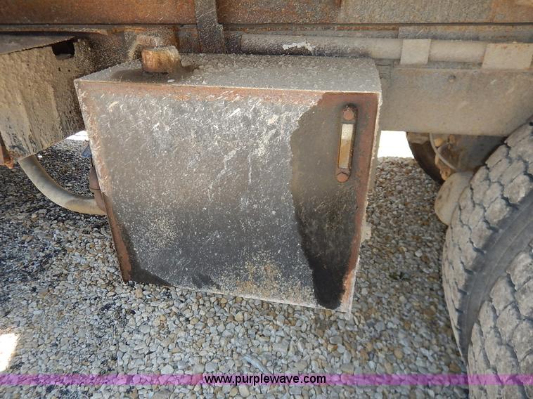 image for item J3969 2002 International F2574 dump truck