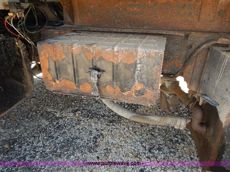 image for item J3969 2002 International F2574 dump truck