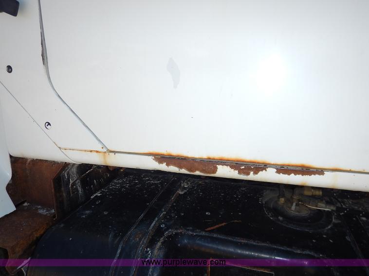 image for item J3969 2002 International F2574 dump truck