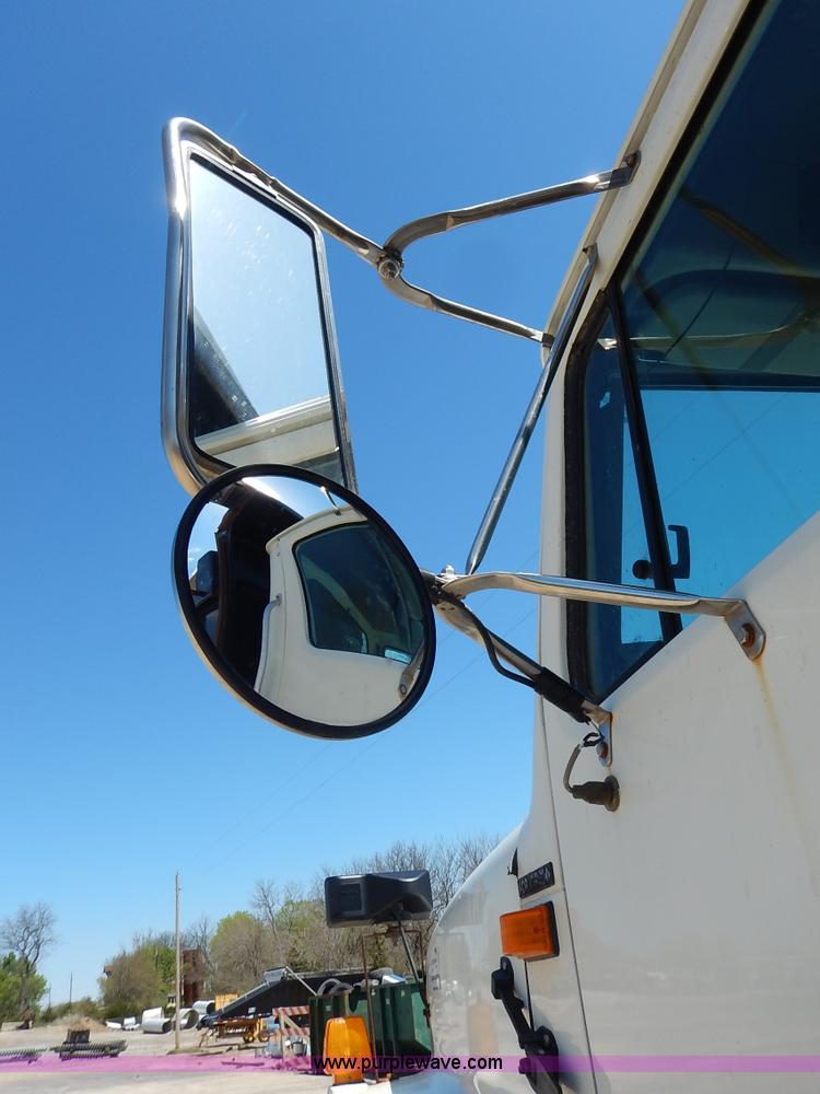 image for item J3969 2002 International F2574 dump truck