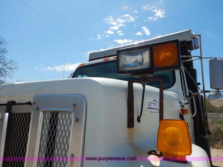image for item J3969 2002 International F2574 dump truck