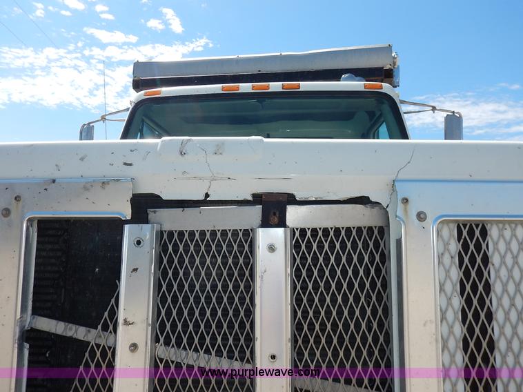 image for item J3969 2002 International F2574 dump truck