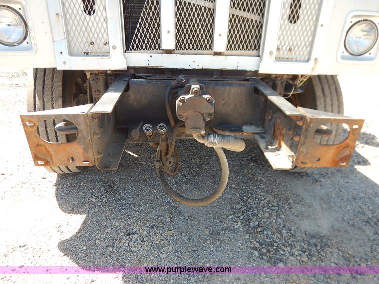 image for item J3969 2002 International F2574 dump truck