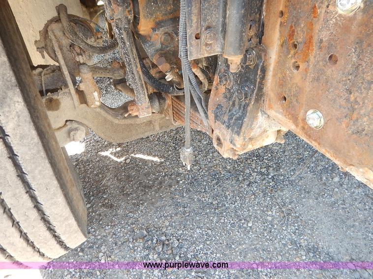 image for item J3969 2002 International F2574 dump truck