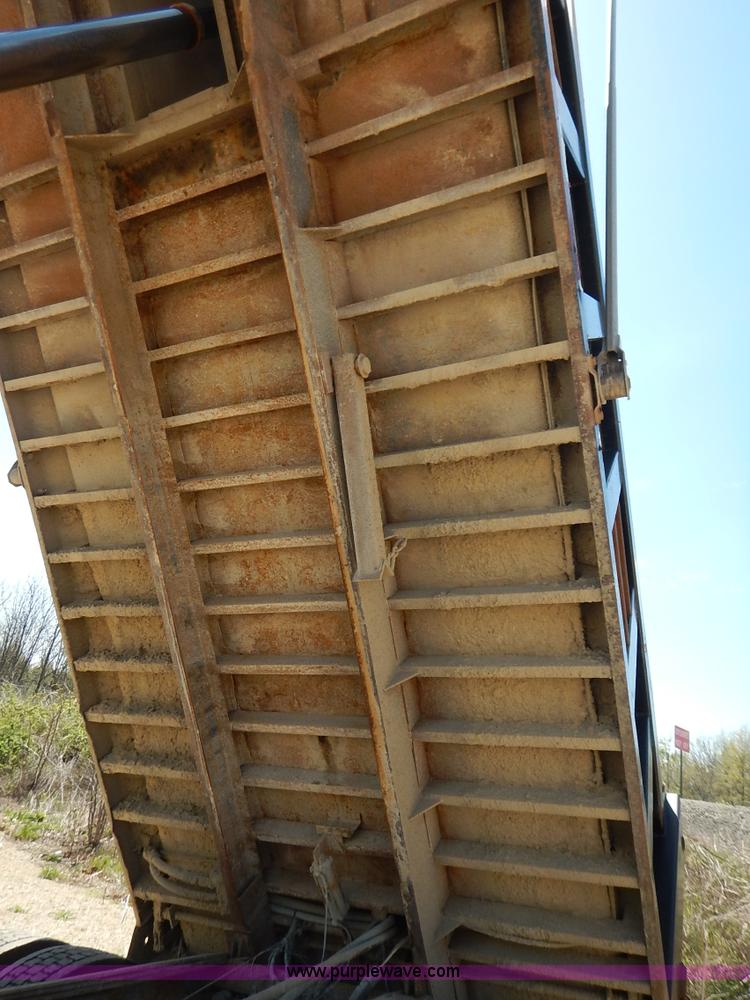 image for item J3969 2002 International F2574 dump truck