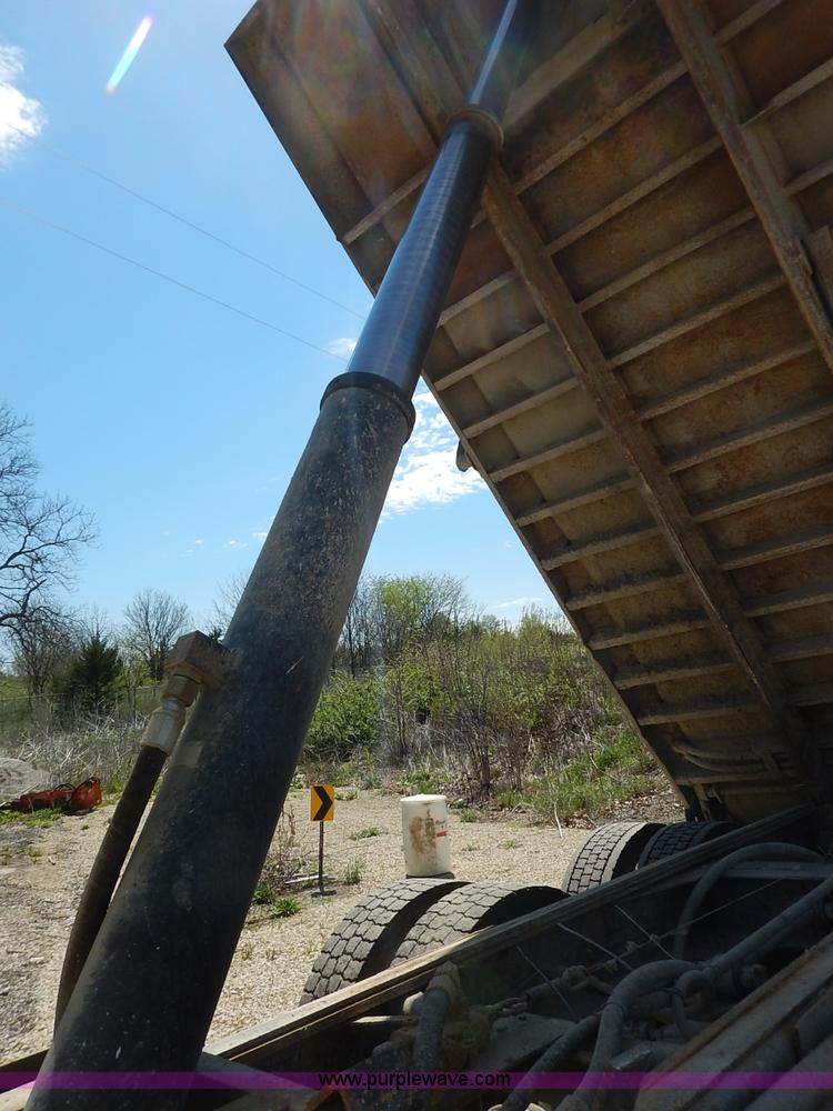 image for item J3969 2002 International F2574 dump truck