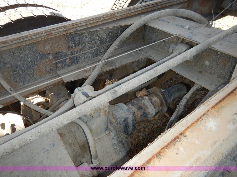 image for item J3969 2002 International F2574 dump truck