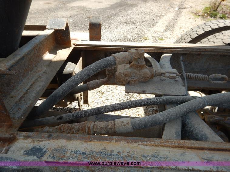 image for item J3969 2002 International F2574 dump truck