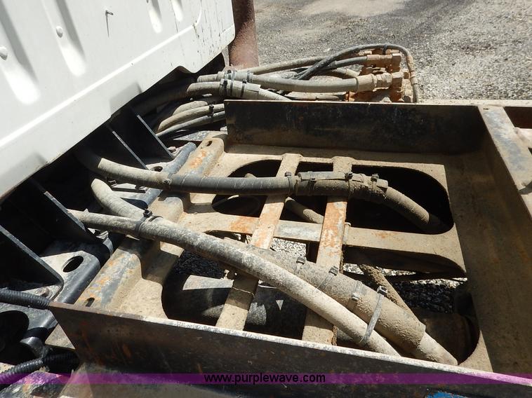 image for item J3969 2002 International F2574 dump truck