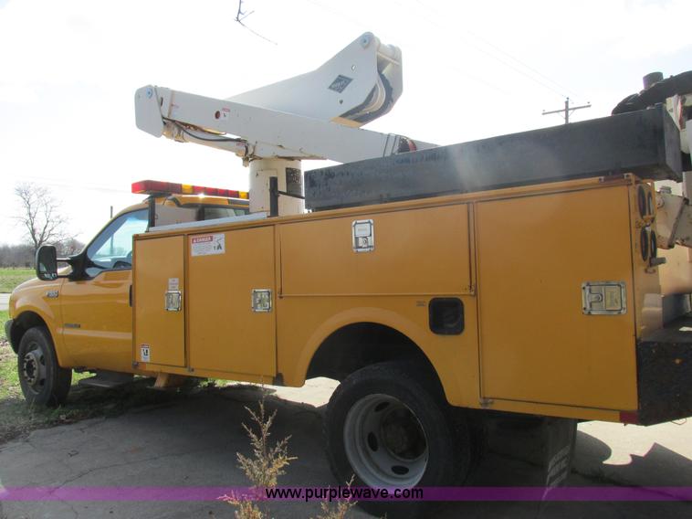 image for item K2089 2002 Ford F550 Super Duty bucket truck