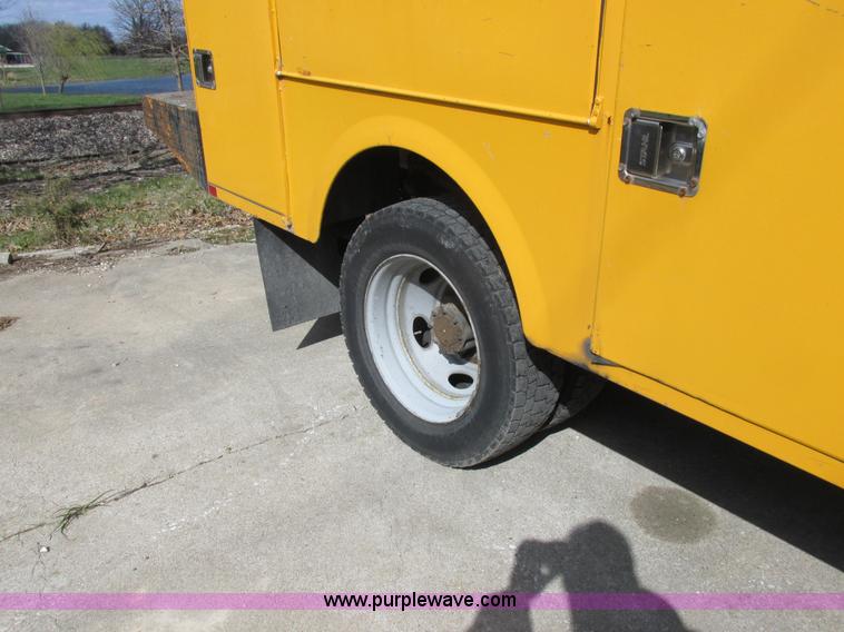 image for item K2089 2002 Ford F550 Super Duty bucket truck