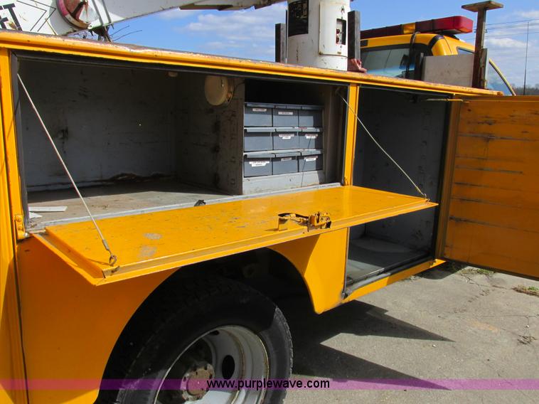 image for item K2089 2002 Ford F550 Super Duty bucket truck
