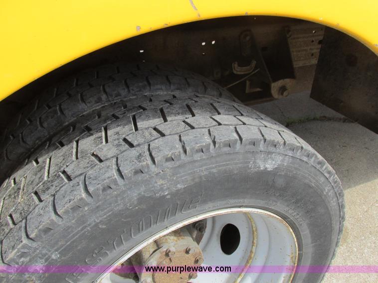 image for item K2089 2002 Ford F550 Super Duty bucket truck