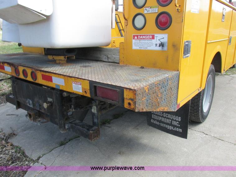 image for item K2089 2002 Ford F550 Super Duty bucket truck
