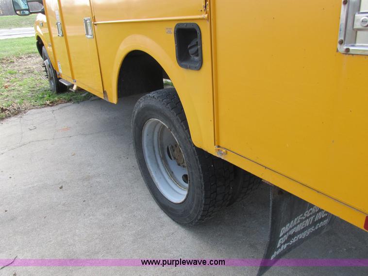 image for item K2089 2002 Ford F550 Super Duty bucket truck
