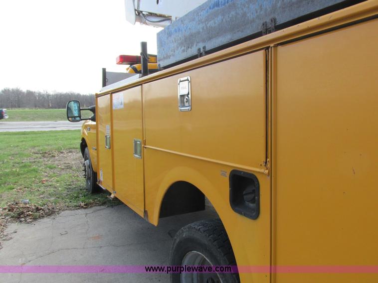 image for item K2089 2002 Ford F550 Super Duty bucket truck