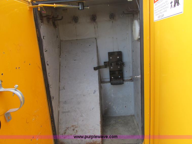 image for item K2089 2002 Ford F550 Super Duty bucket truck