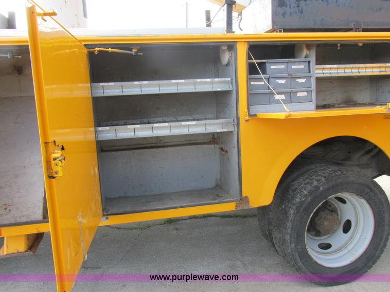 image for item K2089 2002 Ford F550 Super Duty bucket truck