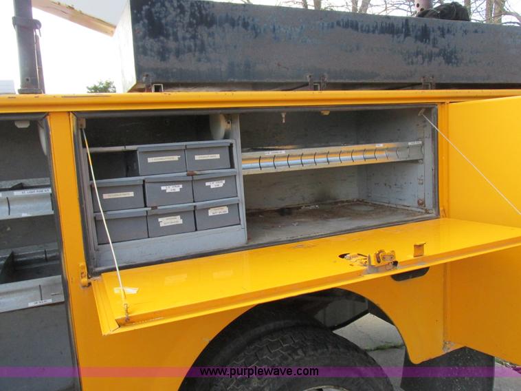 image for item K2089 2002 Ford F550 Super Duty bucket truck