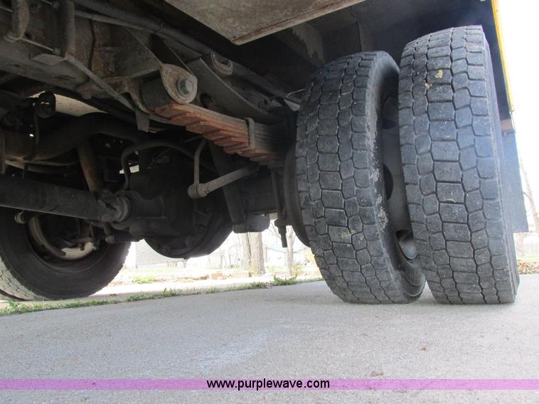 image for item K2089 2002 Ford F550 Super Duty bucket truck