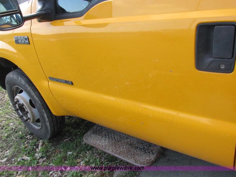 image for item K2089 2002 Ford F550 Super Duty bucket truck