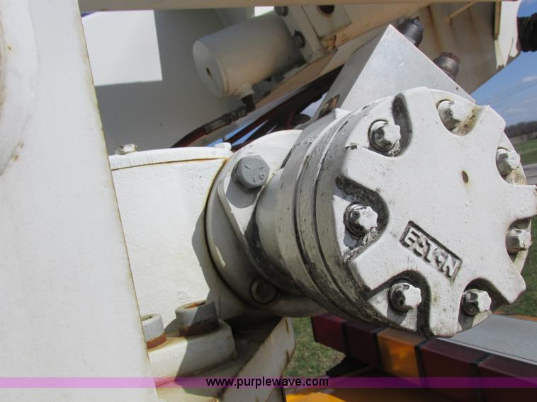 image for item K2089 2002 Ford F550 Super Duty bucket truck