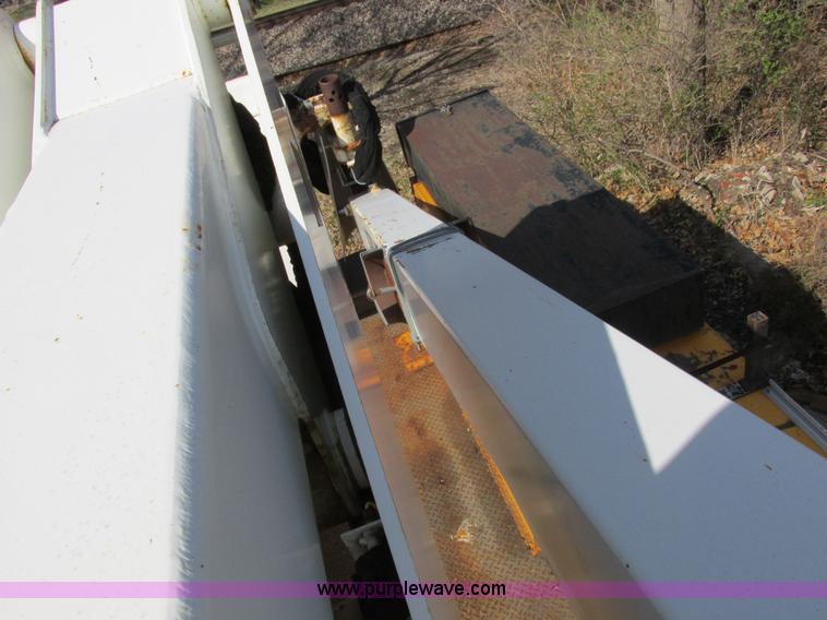 image for item K2089 2002 Ford F550 Super Duty bucket truck