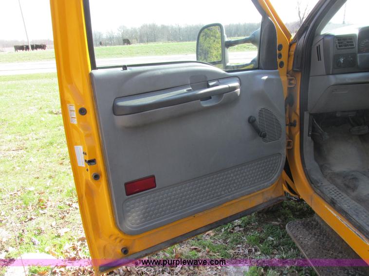 image for item K2089 2002 Ford F550 Super Duty bucket truck