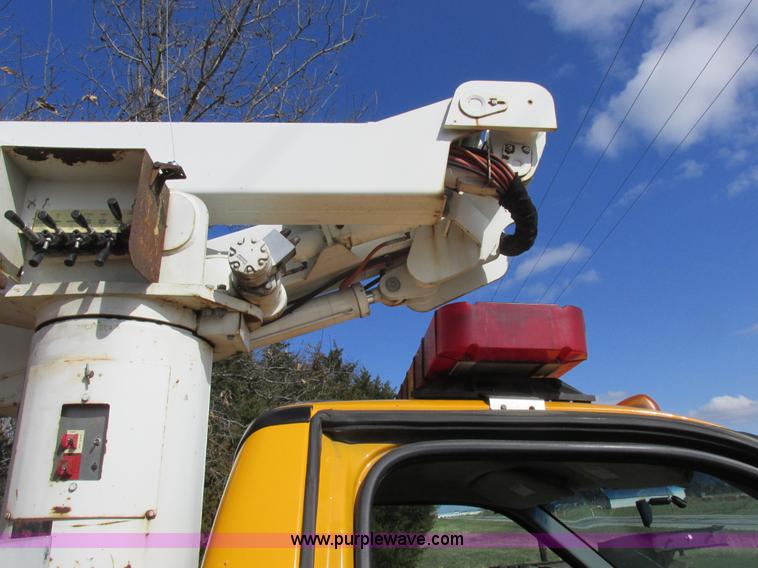 image for item K2089 2002 Ford F550 Super Duty bucket truck