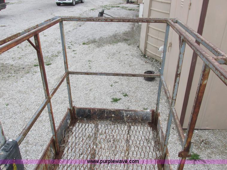 image for item K2099 Simon MP-60 boom lift