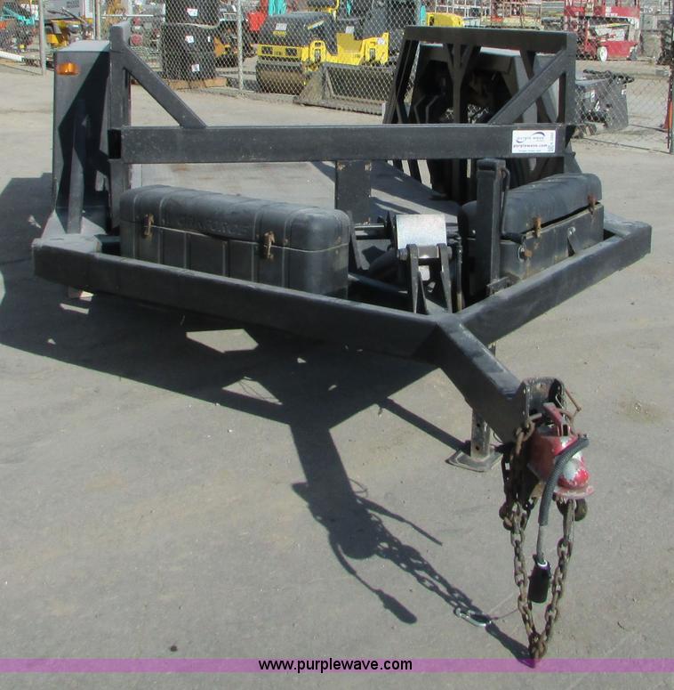 image for item K2565 2005 Escalate ET1200 Workforce tilt deck trailer